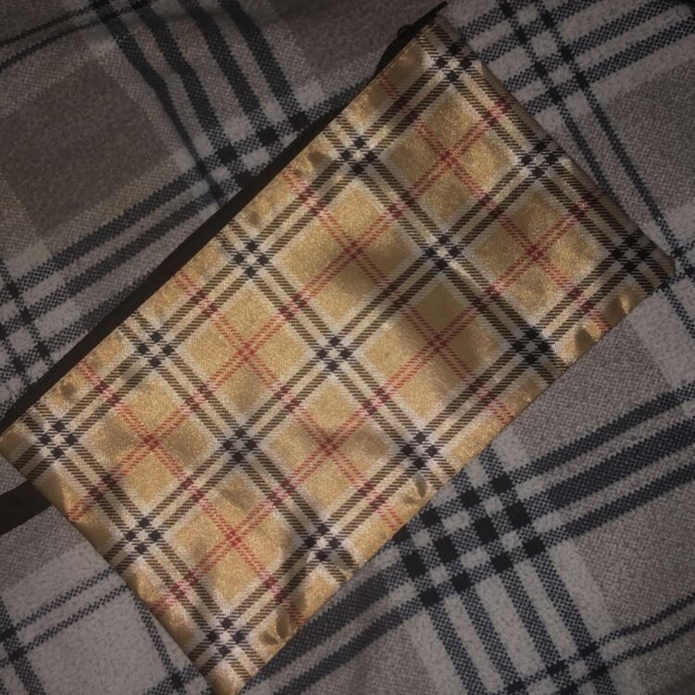 Burberry zipper pouch